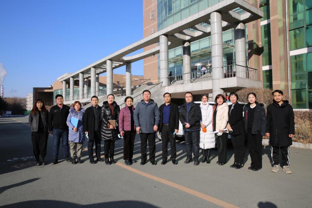 長(zhǎng)春經(jīng)開(kāi)區(qū)工信局領(lǐng)導(dǎo)蒞臨我校指導(dǎo)創(chuàng)業(yè)孵化基地工作，共促校企協(xié)同發(fā)展